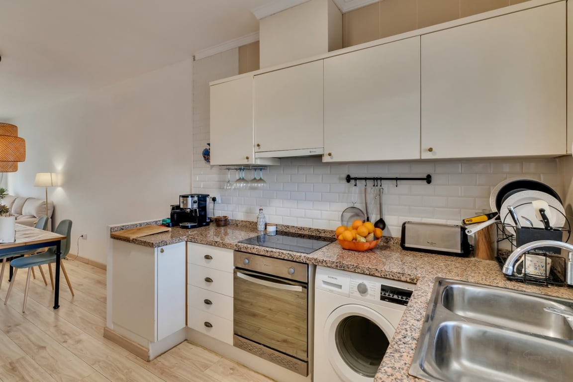 Adosado con una gran terraza con orientación Sur y piscina - 16