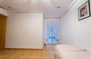 Appartement met 4 slaapkamers in Torrevieja — foto 25