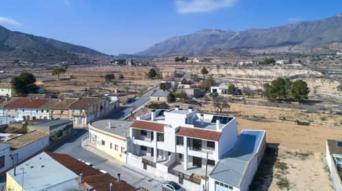 Nieuwbouwbungalow met solarium en zonnepanelen in Hondón de las Nieves — foto 26