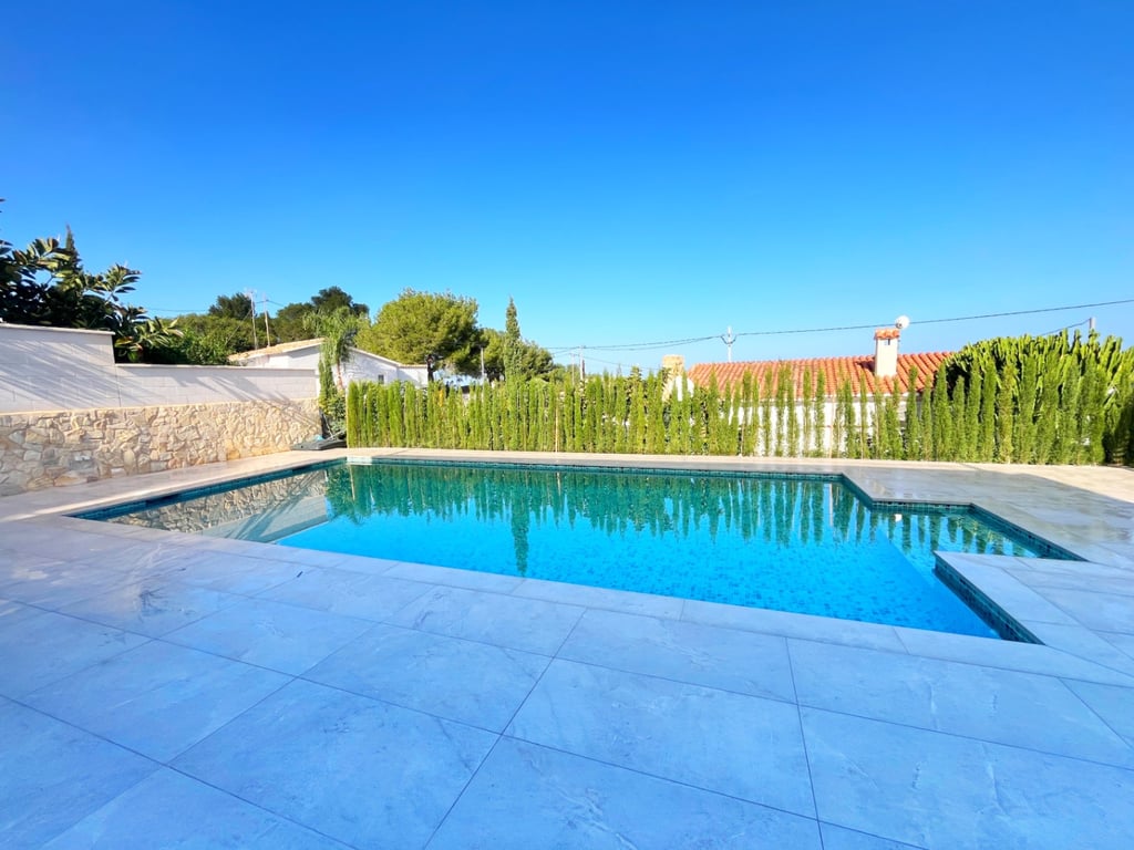 Vila de luxe a la venda a Denia amb vistes al mar i al Montgó - 11