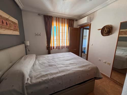 Ruim penthouse-appartement met lift in het hart van Torrevieja — foto 21