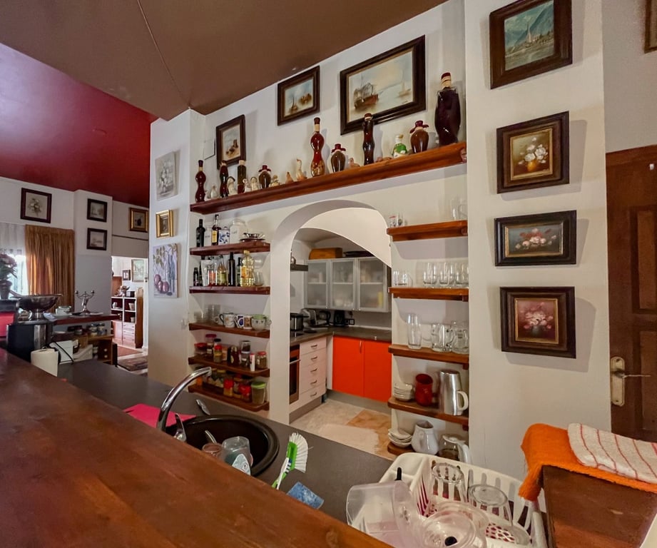 Casa en venda a Dénia amb llicència activa de restaurant a Las Marinas, a 500 m de la mar, km. - 42