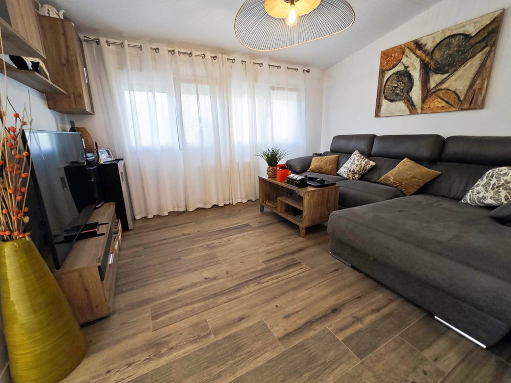 Villa de 4 dormitorios en Las Marinas, en la zona de Las Brisas - 3