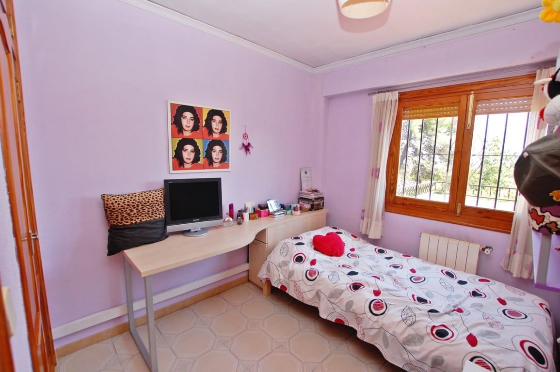 Xalet amb terreny rústic i urbà a Pego - 13