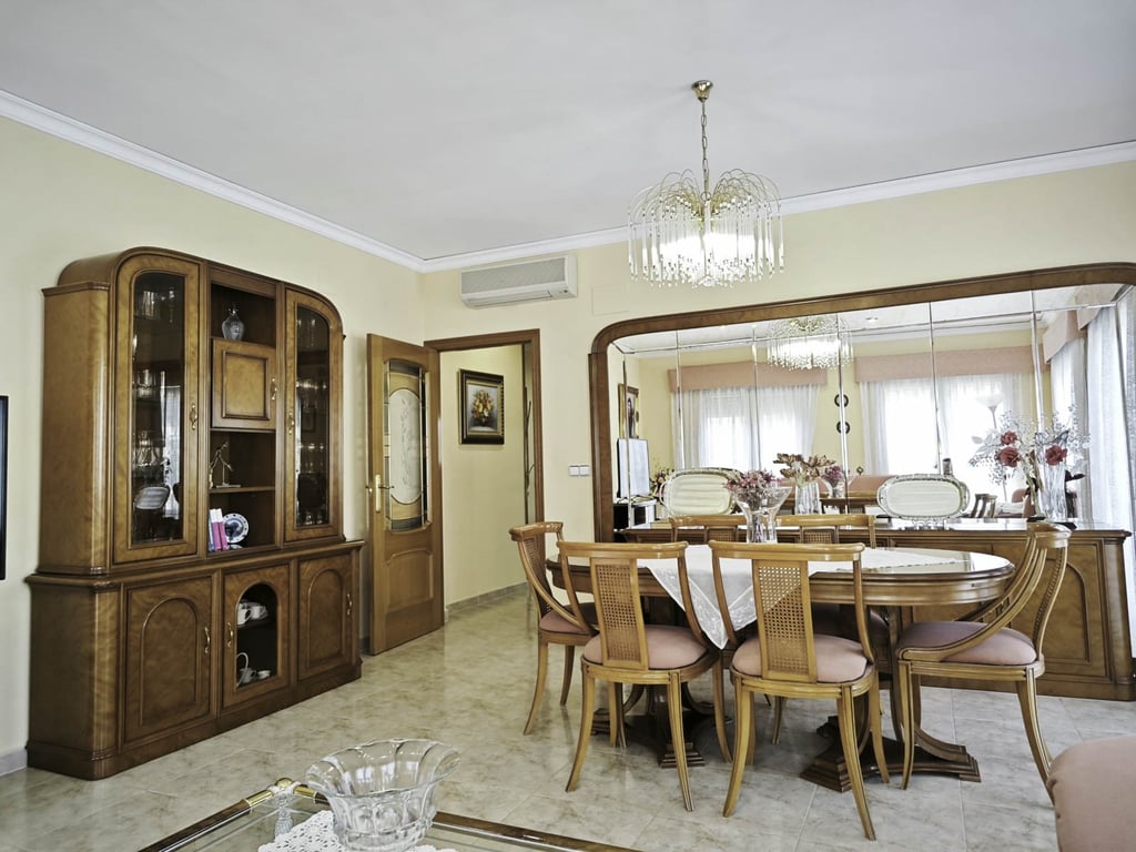 Villa de 270 m2 con piscina en venta en Pedreguer, zona residencial a un paso del centro - 35