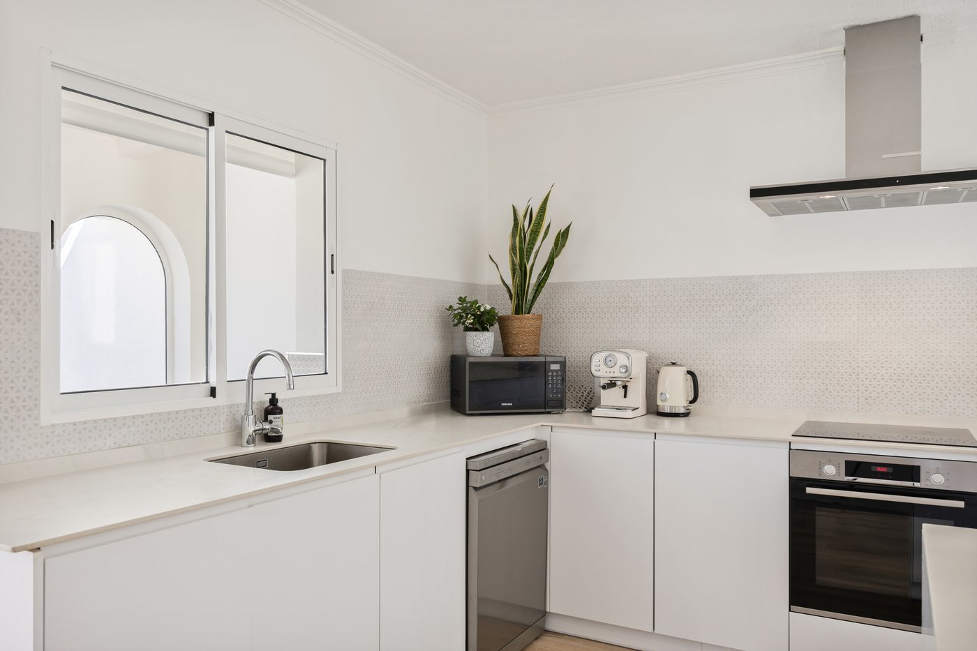 Montgó Valls south-facing villa — 4 bed, 3 bath in Jávea