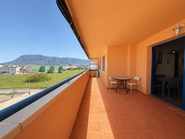Apartamento con piscina en Denia, 2 dorm., 81m²