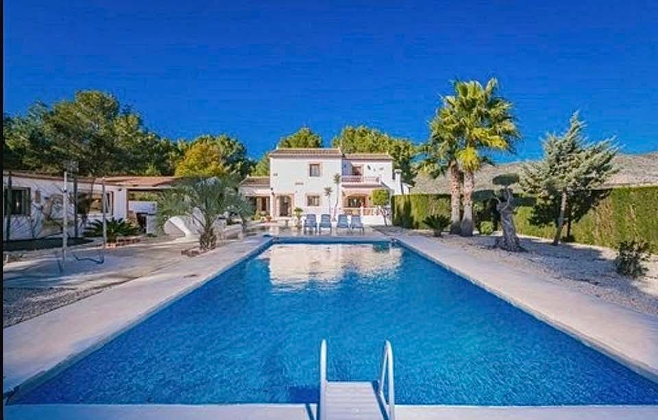 4-bed Villa in Teulada photo 24
