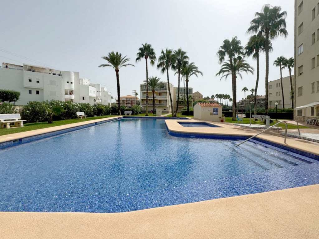 Apartamento en venta de 3 habitaciones con piscina en Denia - 34