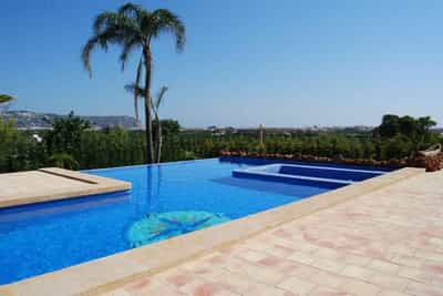 Property #AD 409