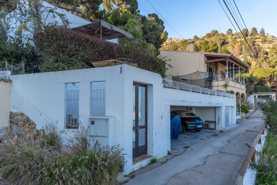 VILLA EN PRIMERA LINEA DEL MAR EN EL PUERTO DE JAVEA - 34