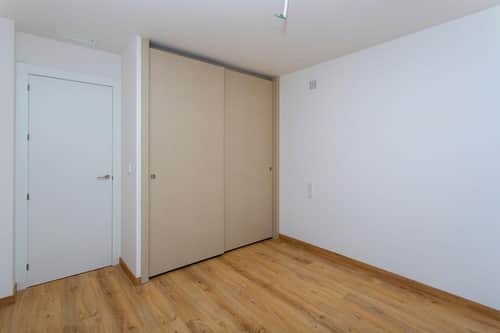 Gelijkvloerse nieuwbouwbungalow met tuin in Hondón de las Nieves — foto 17