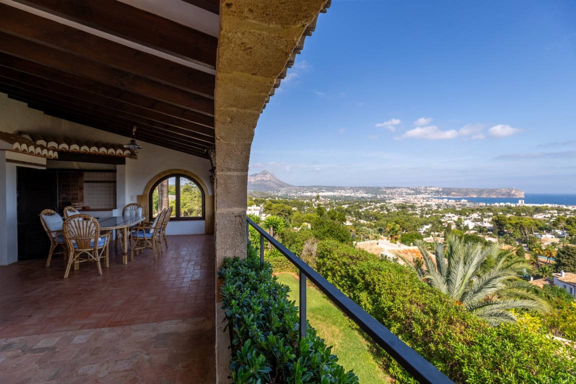 Villa con espectaculares vistas al mar en la urbanizacion ´´El Tosalet´´ en  Jávea - 2