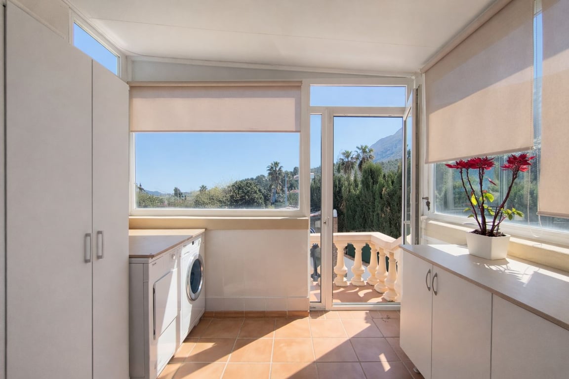 Villa de 3 dormitorios, apartamento de invitados y vistas al mar en el Montgó, Dénia - 13