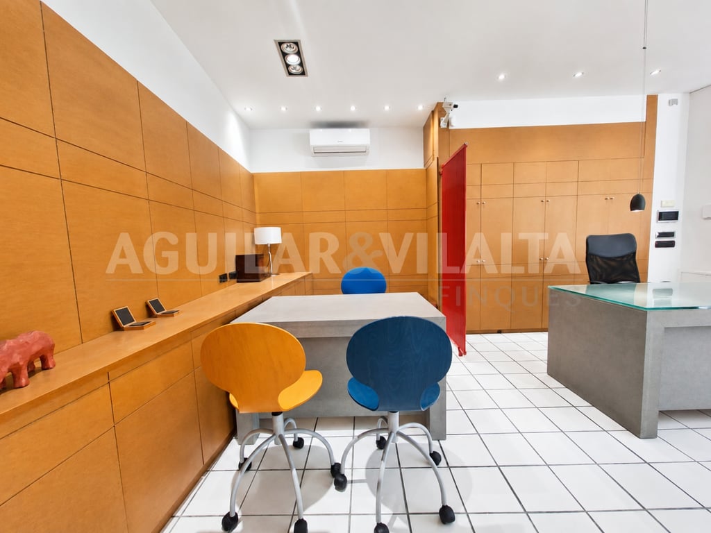 LOCAL COMERCIAL DE MÁS DE 500 M² EN EL CENTRO DE GRANOLLERS - 8