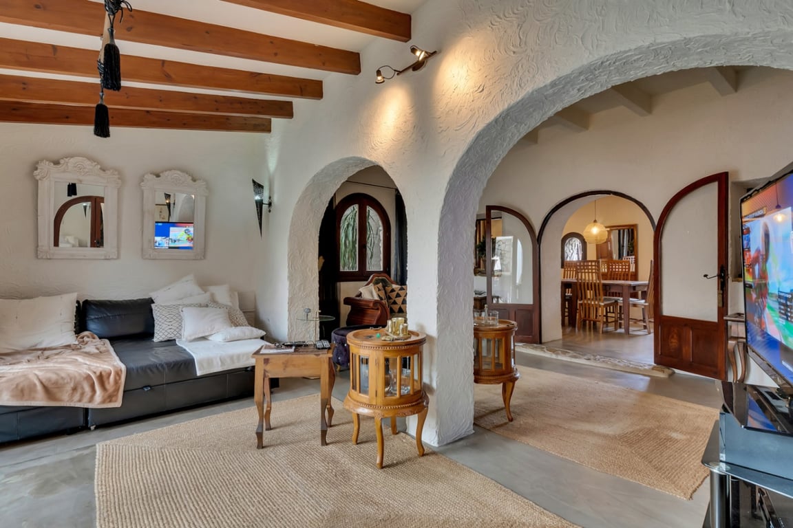 Villa con apartamento de invitados, totalmente renovada y cerca del casco antiguo de Jávea - 9