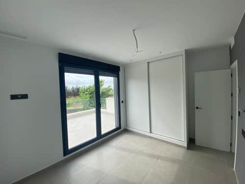 Nieuwbouwvilla met privézwembad op 700 meter van het strand in Los Alcázares — foto 12
