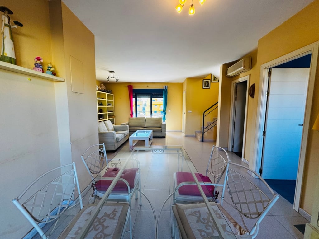 Ático  dúplex de 4 habitaciones en Marinas Km1-Zona Club de Tenis - 10