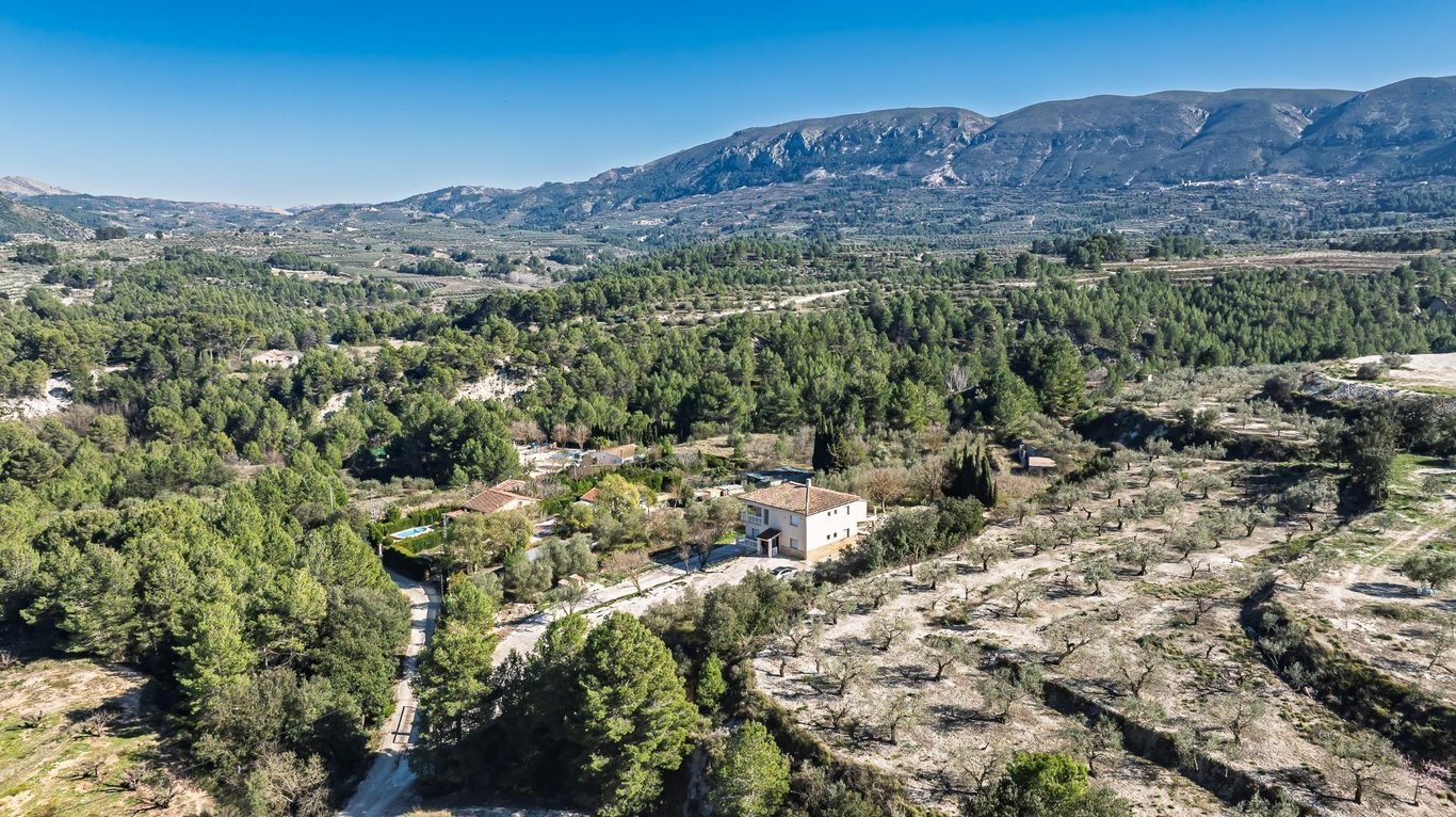 5-bed Finca in Planes photo 2