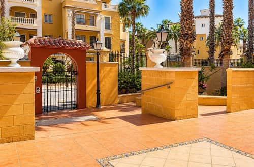 Appartement met 3 slaapkamers in Torrevieja — foto 16