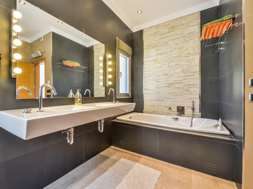 Property #RH20580 - 21