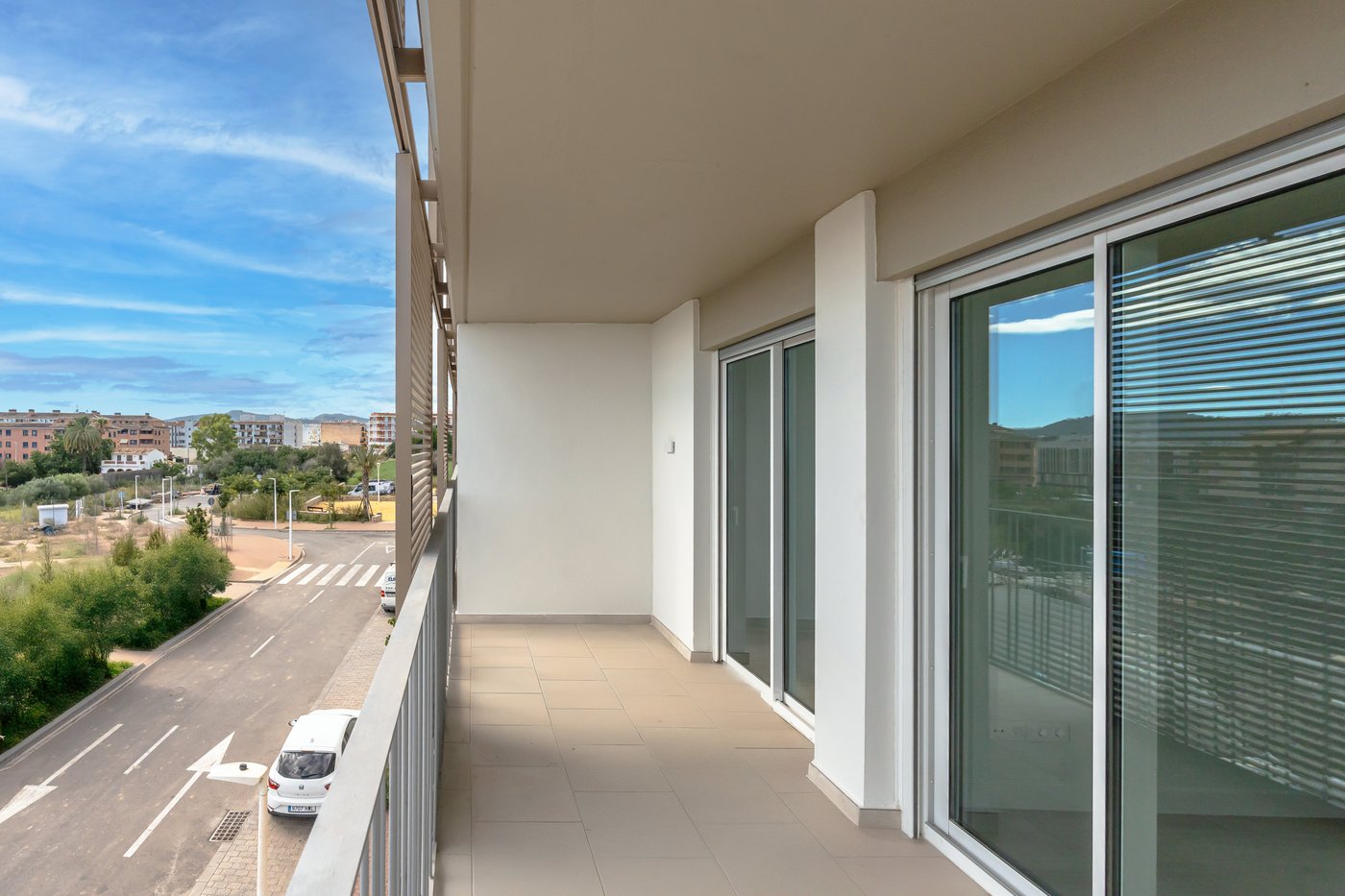 Apartamento de 2 dormitorios orientado al sur con jardines privados en Jávea
