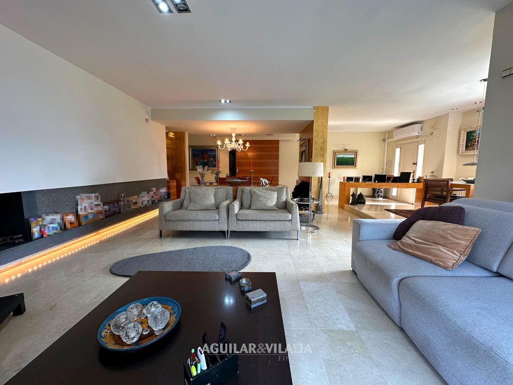 Exclusive villa in Can Teixidó with sea views - 18