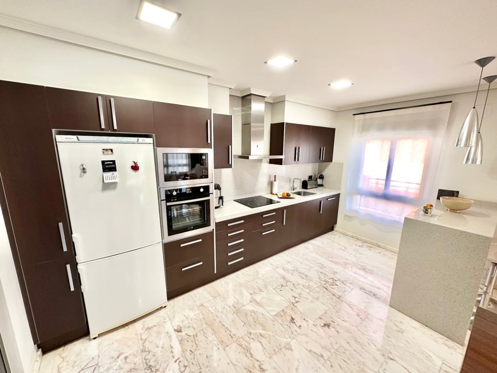 Espai, Llum i Disseny en una Casa Única a Pego - 6