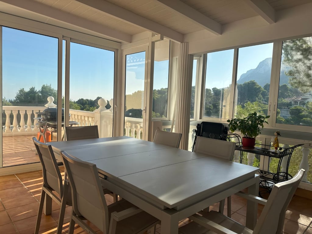 Lujoso Chalet con parcela amplia en venta en Denia - 7