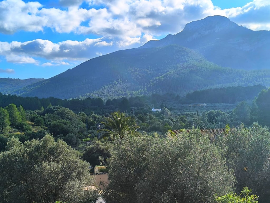 Casa en venda a Parcent amb gran parcel·la urbana i vistes panoràmiques - 4