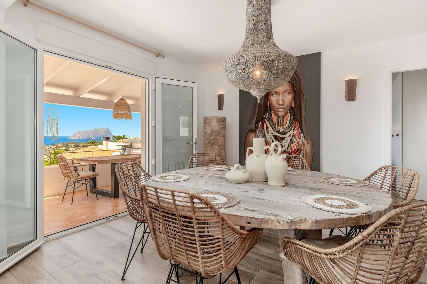 Villa renovada con vistas al mar y al Peñón de Ifach — San Jaime (Moraira/Benissa)
