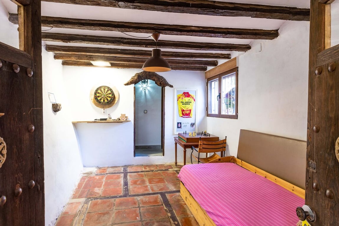 Property #RH20897 - 14