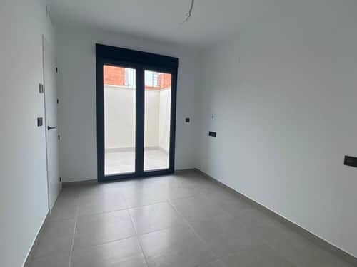 Nieuwbouwvilla met privézwembad op 700 meter van het strand in Los Alcázares — foto 19