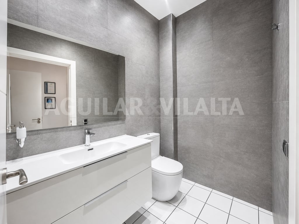 LOCAL COMERCIAL DE MÁS DE 500 M² EN EL CENTRO DE GRANOLLERS - 10