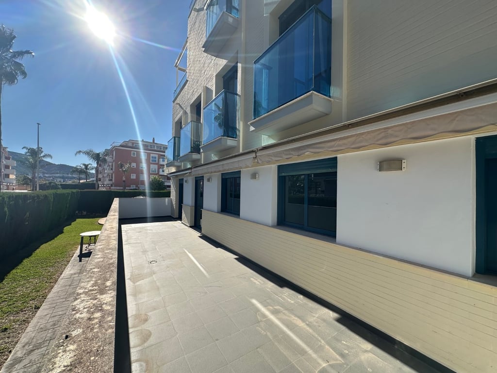 Apartamento en venta de 3 habitaciones en Denia, Alicante. - 2