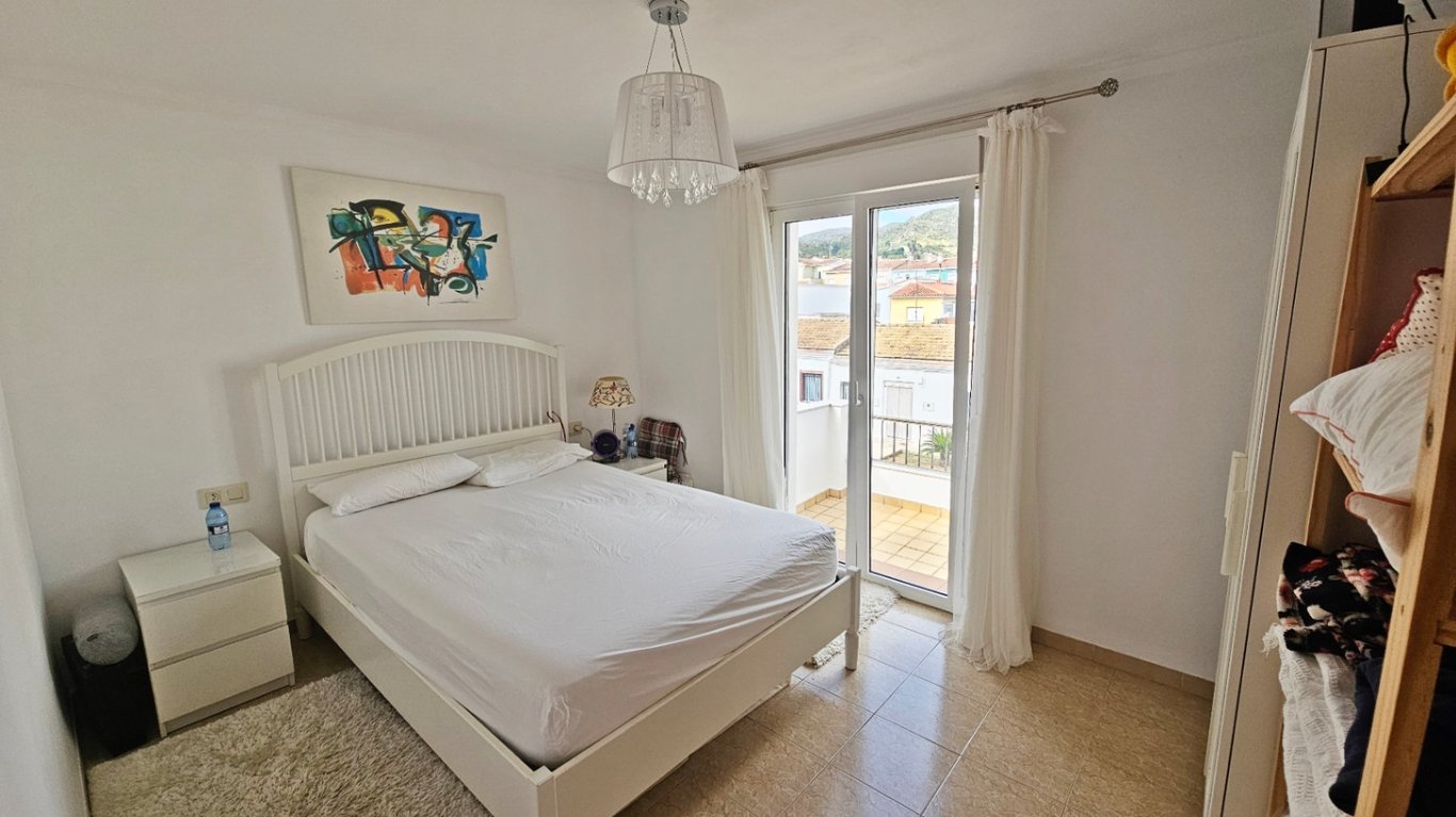 Casa de poble a Pego amb un gran pati - 20