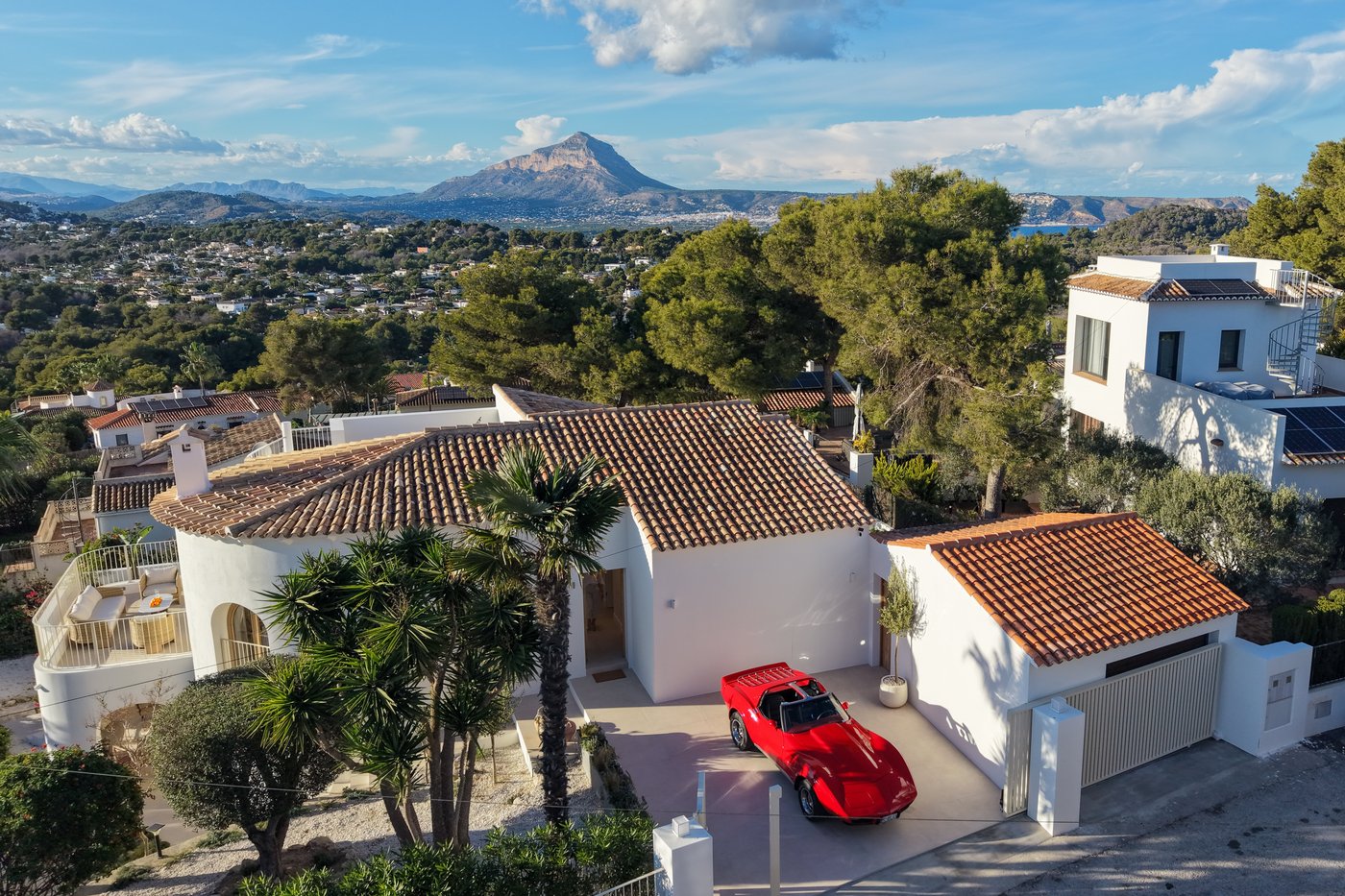 Isaac Albeniz- Contemporary Mediterranean Villa