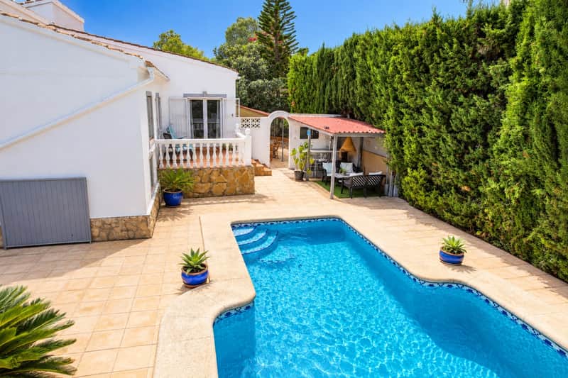 Zuidgerichte gerenoveerde villa nabij Arenal, Jávea