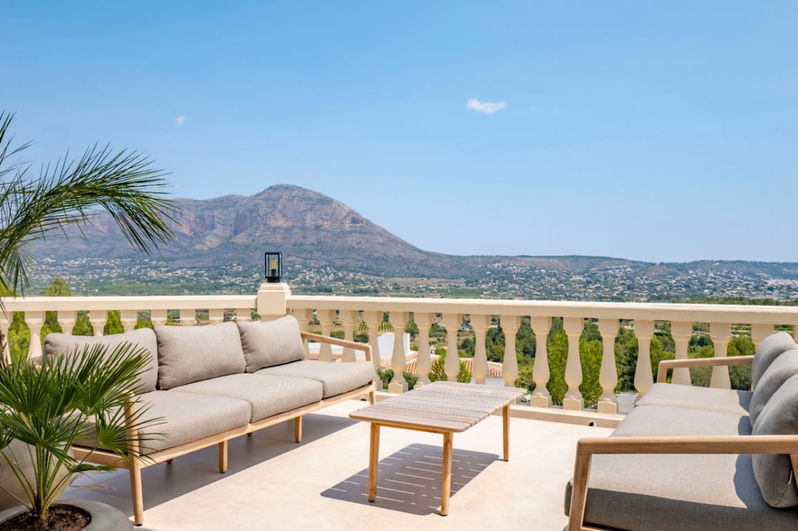 Villa recientemente reformada con impresionante vistas panorámicas de Jávea - 6