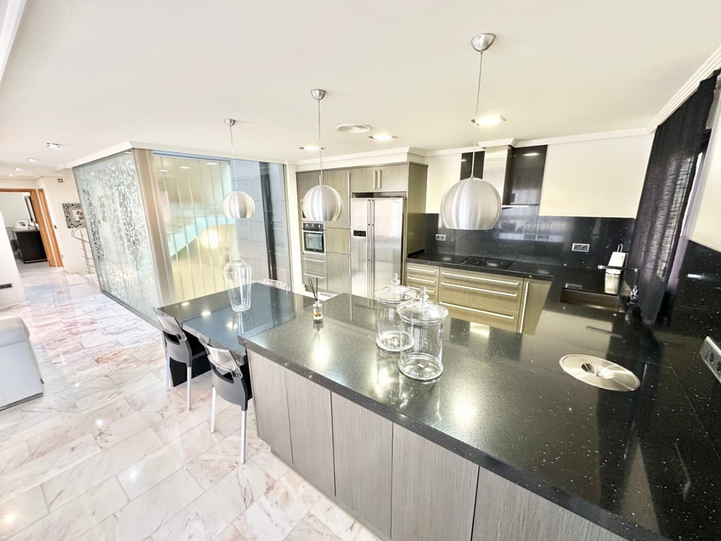 Espai, Llum i Disseny en una Casa Única a Pego - 22