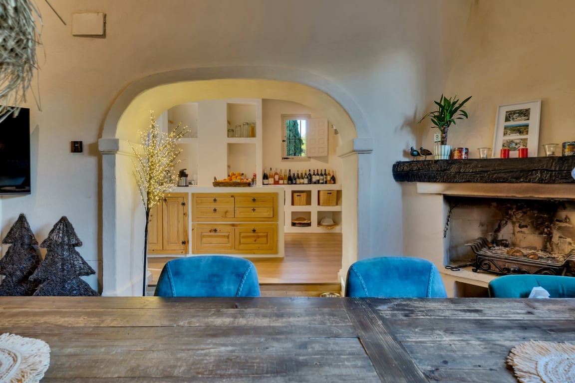 Exclusiva finca completamente reformada con gran parcela de 11.367 m2 - 15