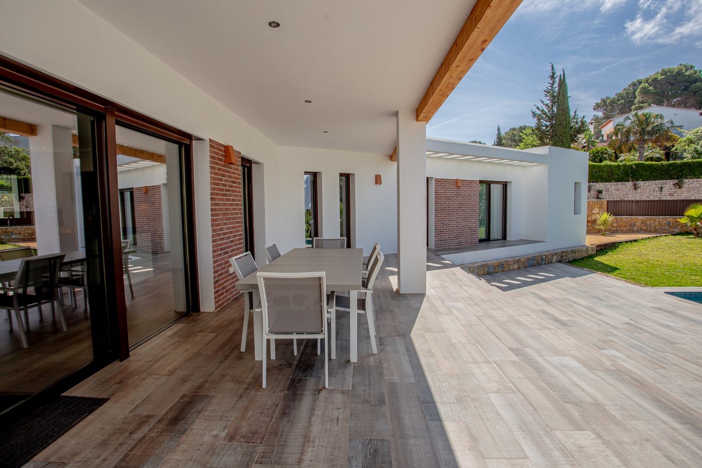 Elegant Modern Villa in Jávea — 3 Bed · 3 Bath · Near Cala Blanca · €1,650,000