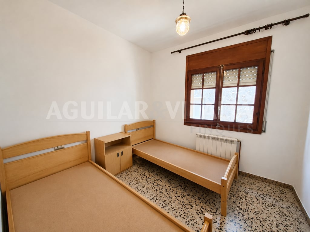 Casa toda en planta de cuatro dormitorios y dos baños - 15