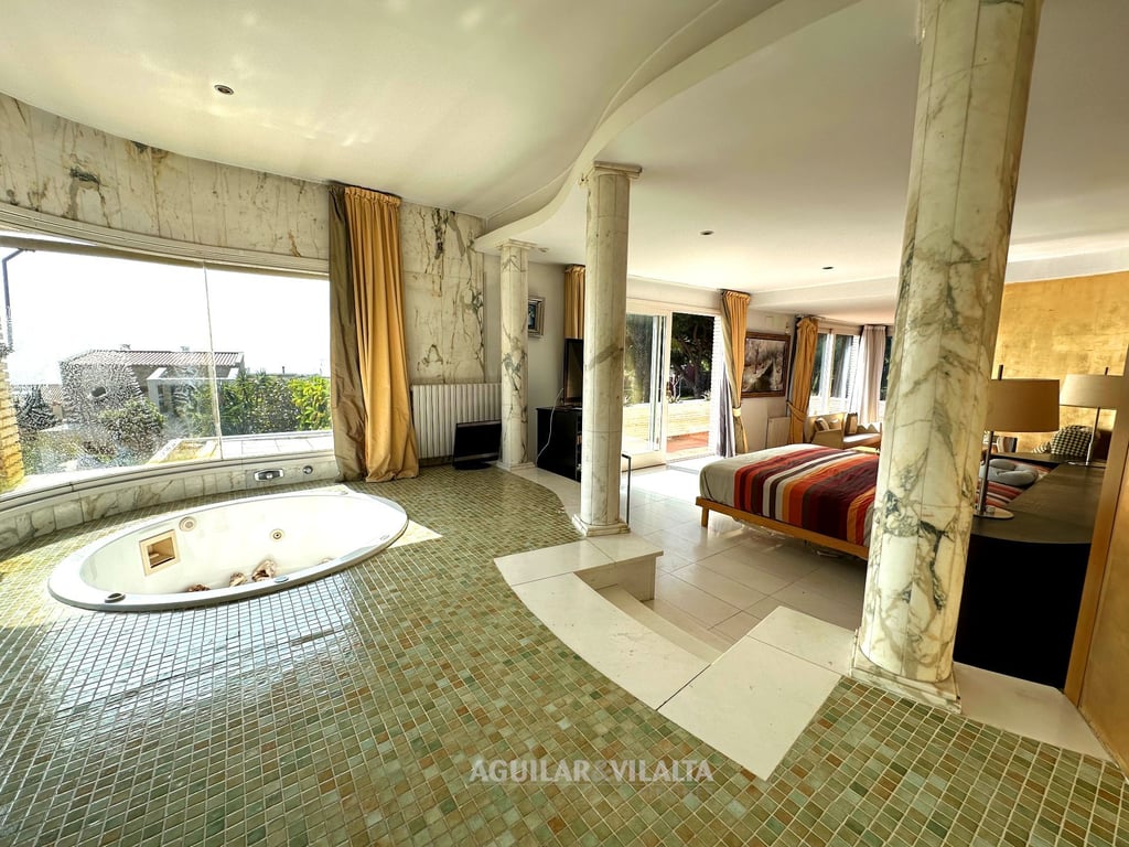 Exclusive villa in Can Teixidó with sea views - 63
