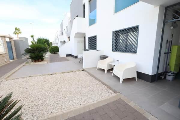 Bungalow met 2 slaapkamers in Orihuela Costa