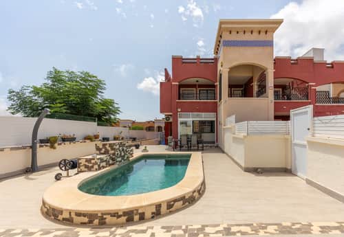 Hoekbungalow met 2 slaapkamers, privétuin en eigen zwembad in Los Altos, Orihuela Costa — foto 1