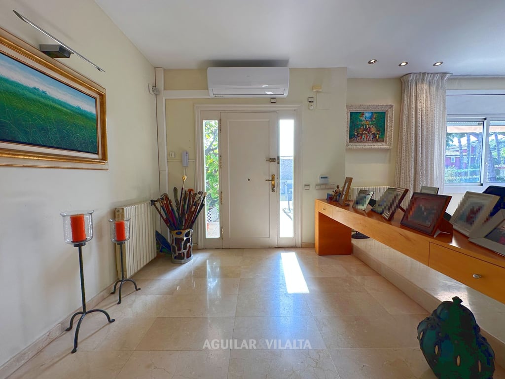 Exclusive villa in Can Teixidó with sea views - 26