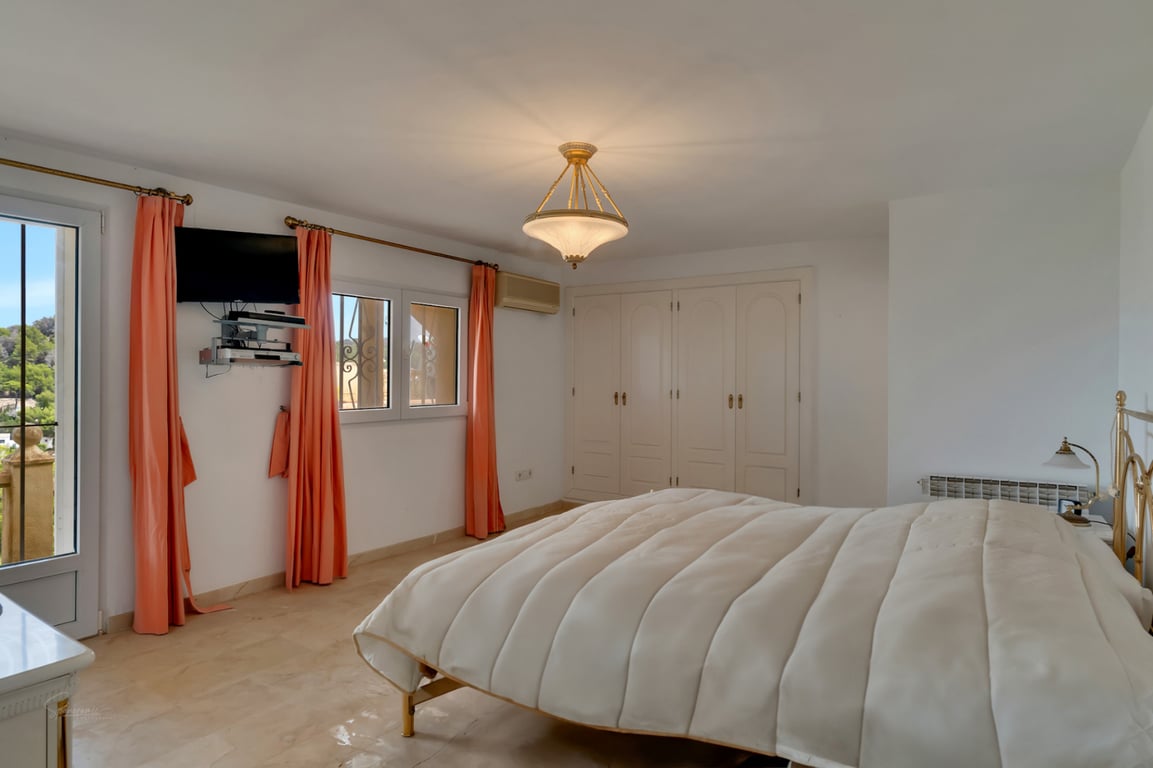 VILLA UBICADA EN UNA TRANQUILA ZONA CON INCREIBLES VISTAS PANORAMICAS - 10