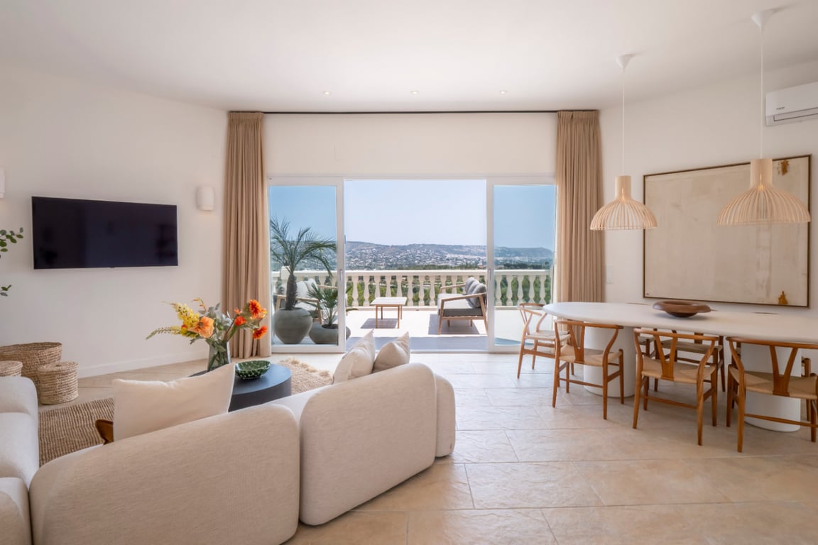 Villa recientemente reformada con impresionante vistas panorámicas de Jávea - 2