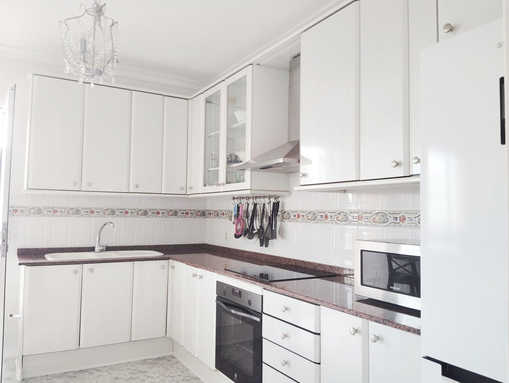 Villa en venta con 4 dormitorios y piscina en Calpe, con vistas al mar. - 9